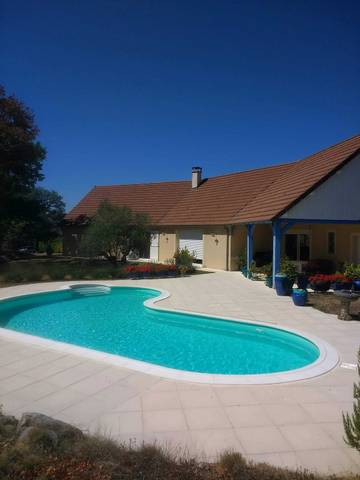 Villa pour 6 personnes, avec piscine et jardin dans le Lot