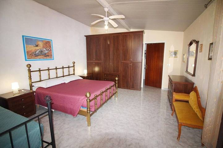 Villa spaziosa con ampia veranda in Solarino, Siracusa e dintorni