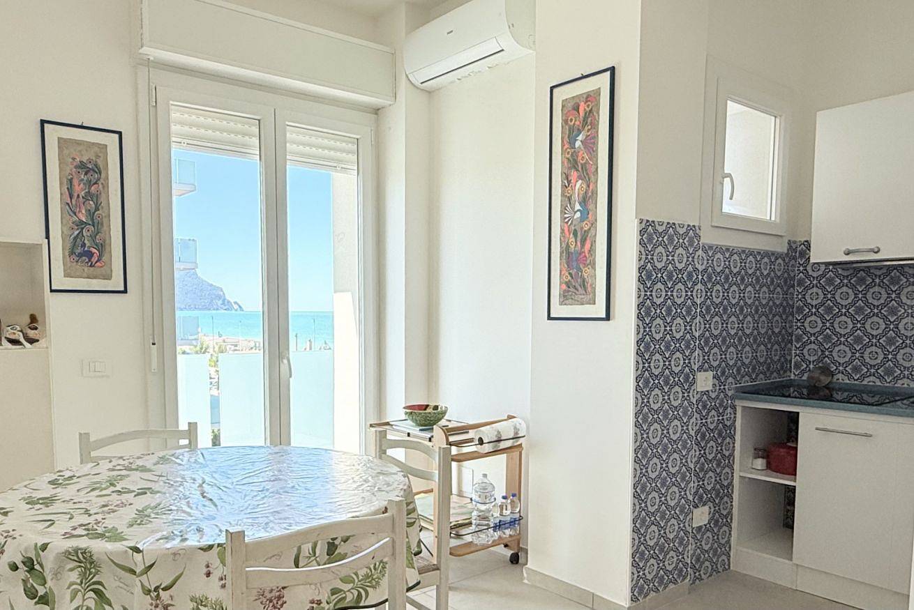 Entire apartment, M449 – Marcelli, three-room apartment with parking space and shared beach in Riviera del Conero