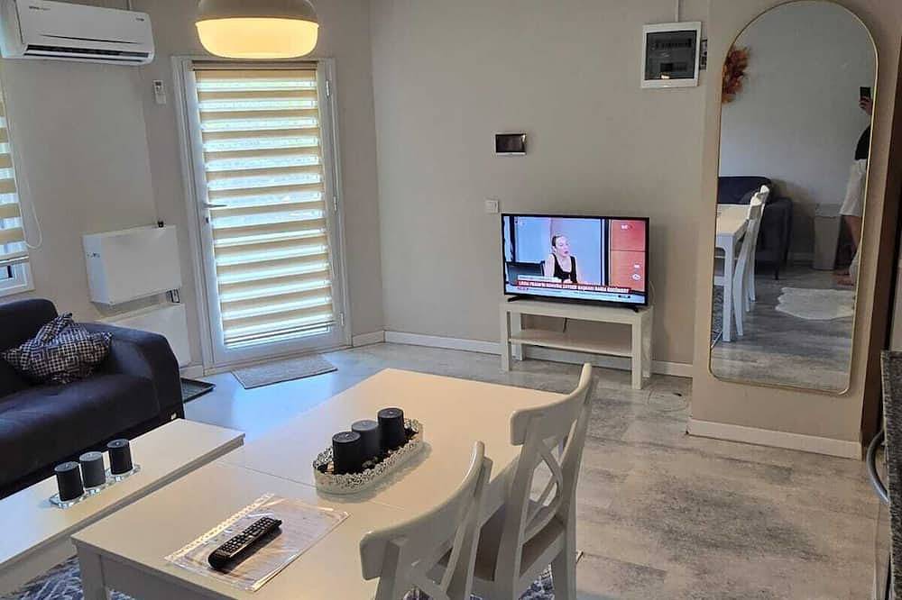 Entire apartment, 1+1 Keyifli ve guvenlikli daire in Izmir Province