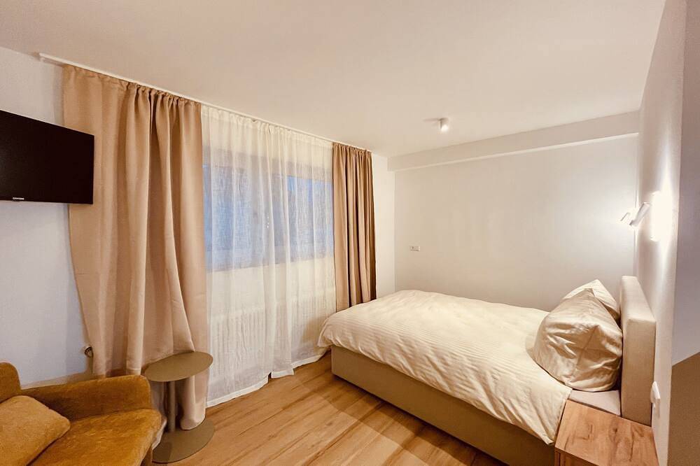 Ganze Wohnung, Studio ohne Balkon *Neu* in Leonberg, Nordschwarzwald