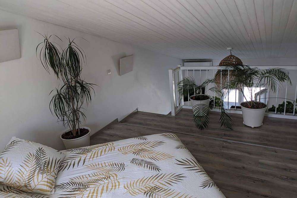 Appartement entier, Appartement de Charme climatisé a 150 mètres de la plage d’honneur in Marseillan, Côte d'Améthyste