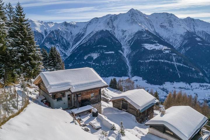 Chalet für 4 Personen, mit Terrasse und Garten