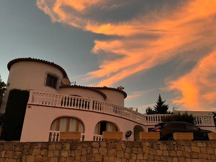 Chalet para 6 personas, con piscina además de balcón y vistas - 1