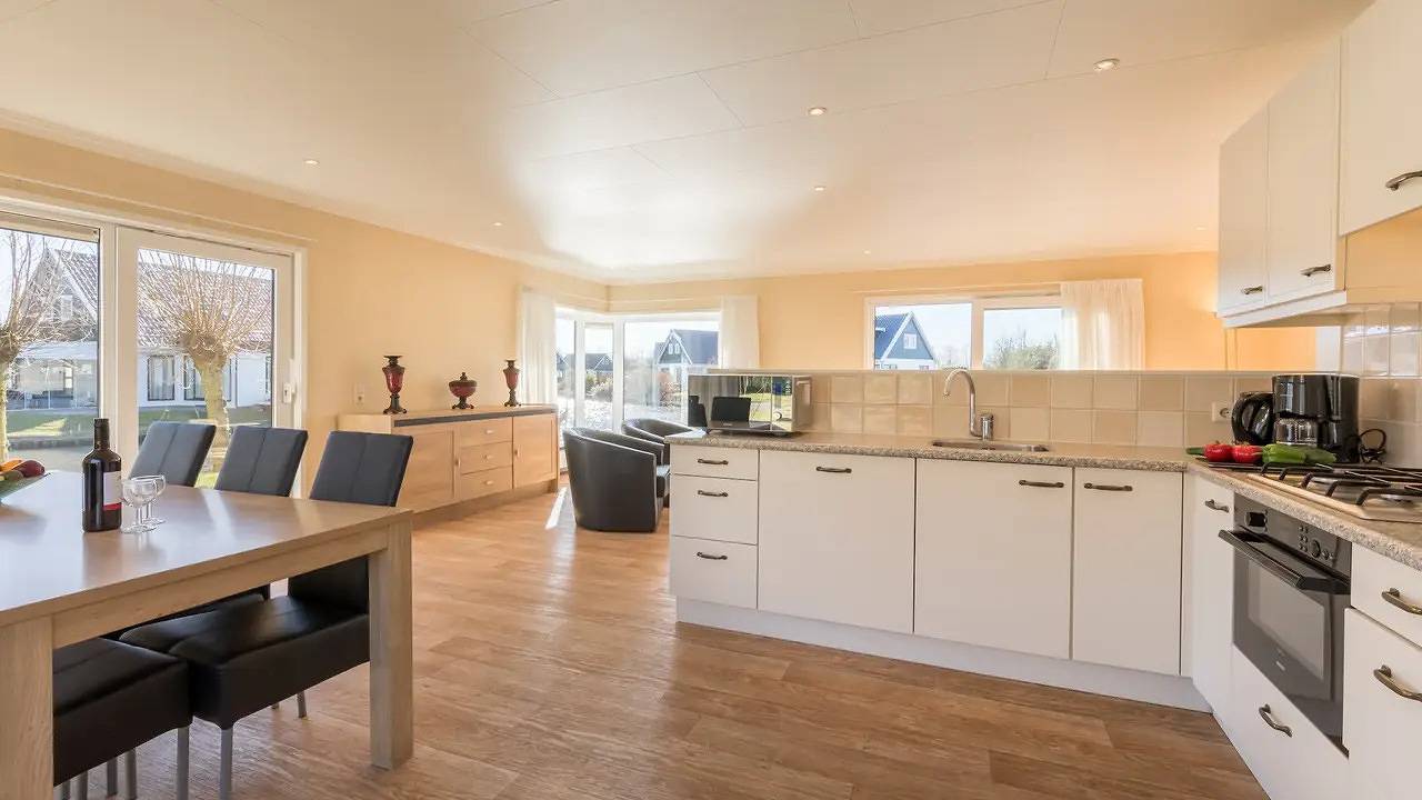 Villa voor 7 personen met zwembad in Drenthe