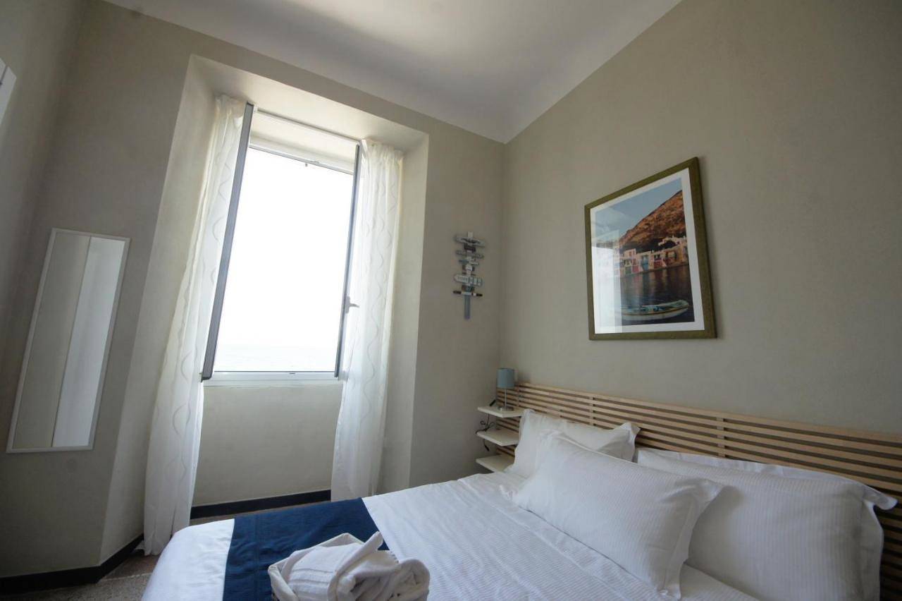 Luna Rooms in Bagni Olimpia, Savona