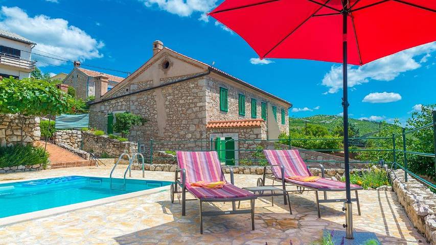 Villa für 8 Personen, mit Garten und Terrasse sowie Pool in Crikvenica