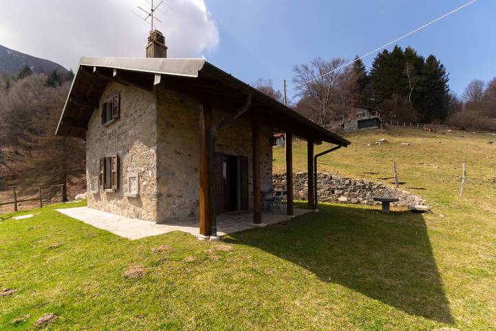 Ferienhaus für 2 Personen, mit Garten und Seeblick in Norditalien