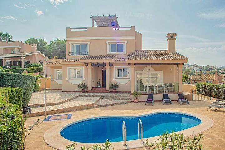 Villa für 6 Personen, mit Garten und Balkon - 1