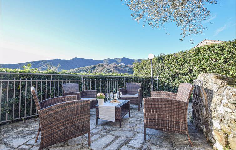 Apartamento vacacional entero, Elegante apartamento en Moneglia con piscina y aparcamiento in Moneglia, Riviera di Levante