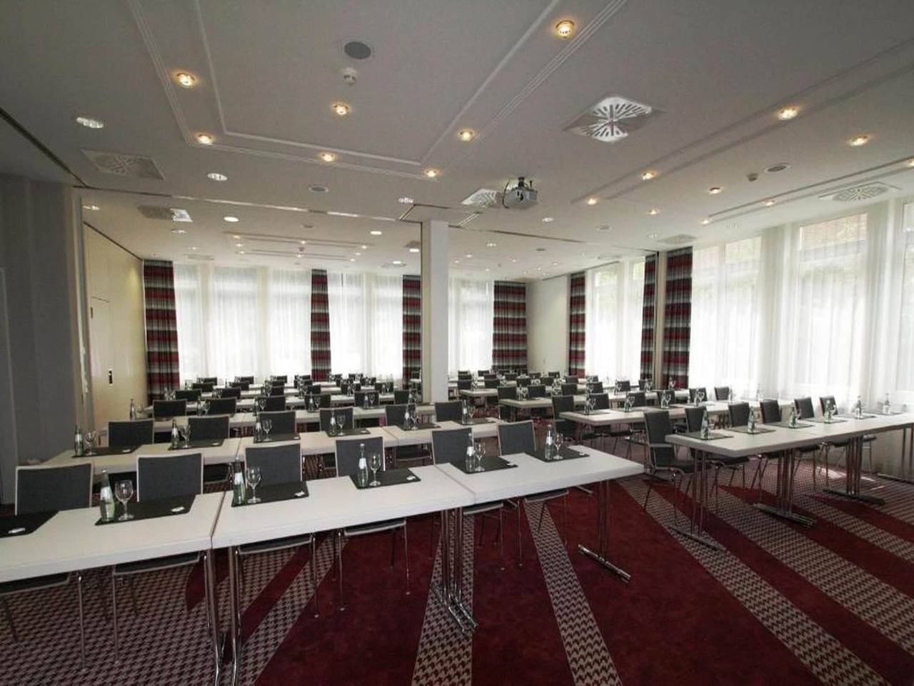 Ganze Wohnung, Sunday Hotel Frankfurt Standard Double Room in Neu-Isenburg, Landkreis Offenbach