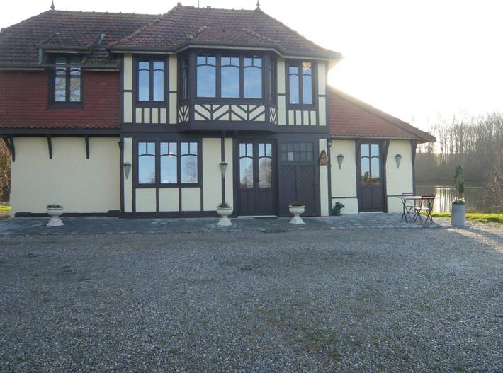 Gîte pour 4 personnes, avec jardin et terrasse à Longpré-les-Corps-Saints