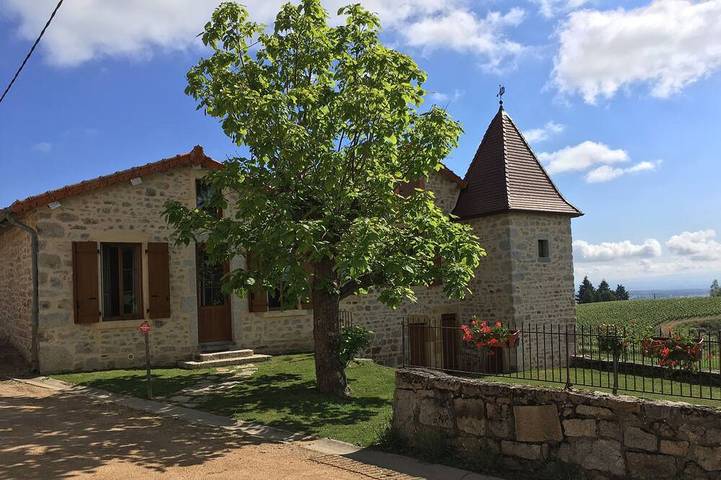Location de vacances pour 4 personnes, avec Terrasse et Jardin à Renaison