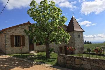 Gîte pour 4 personnes, avec jardin à Renaison