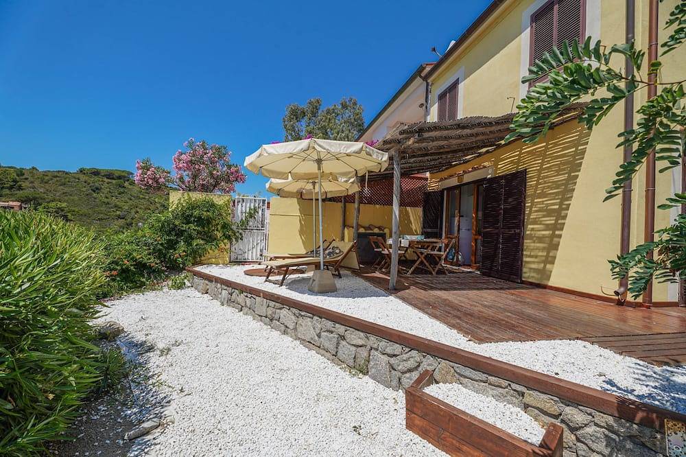 Ganze Wohnung, Zweizimmerwohnung Erdgeschoss in Spiaggia Fetovaia, Campo nell'Elba