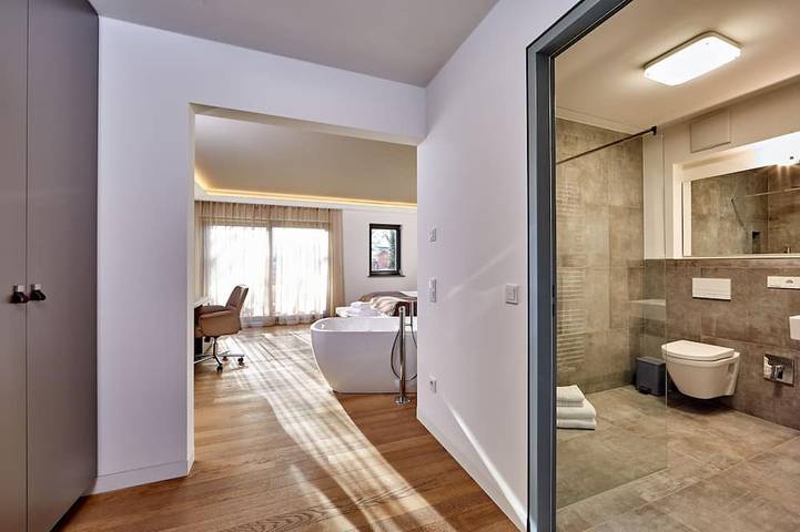 Ganze Wohnung, City suites murnau- Suite 8 bis 5 Pers., 2. Og, gr. Südb., Bbq, Wlan, Sauna Haus in Murnau am Staffelsee, Das Blaue Land