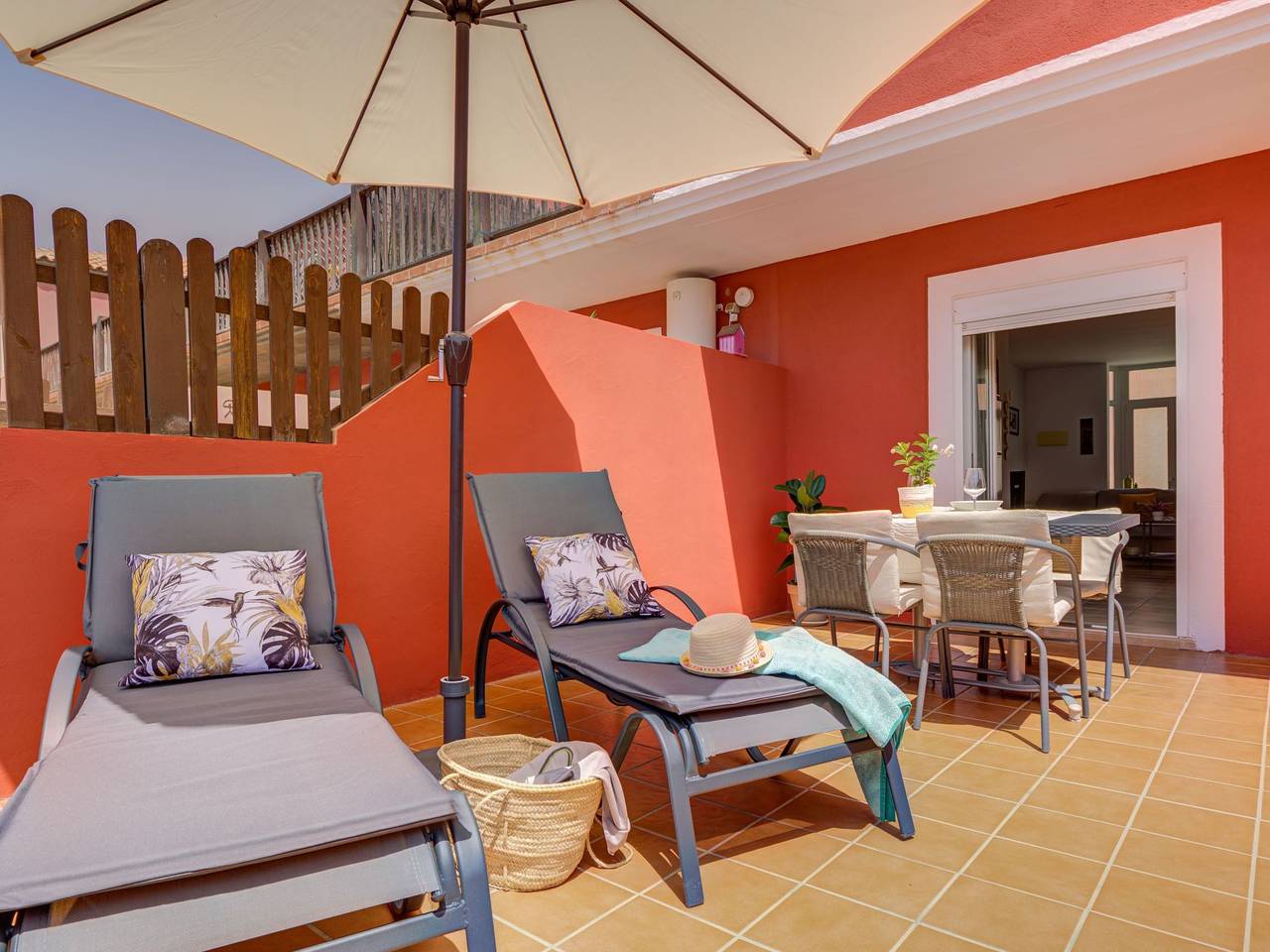 Private Terrasse, Schwimmbad, Parkplatz, Wi-Fi, Tvsat in Costa de Antigua, Antigua