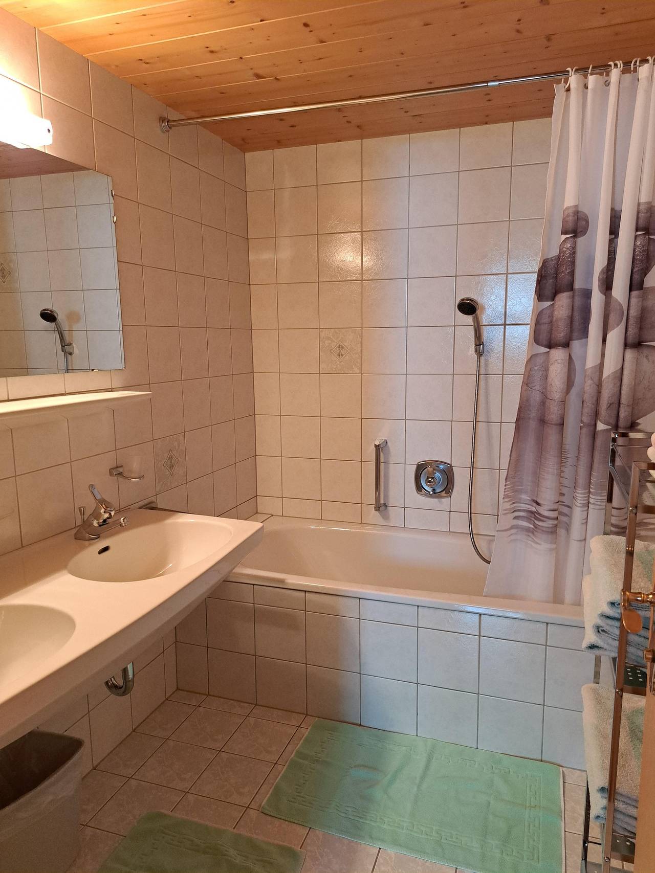 Entire holiday apartment, Apartment 1 Og./2 Schlafz./Bad, Wc in Ischgl, Verwall mountains