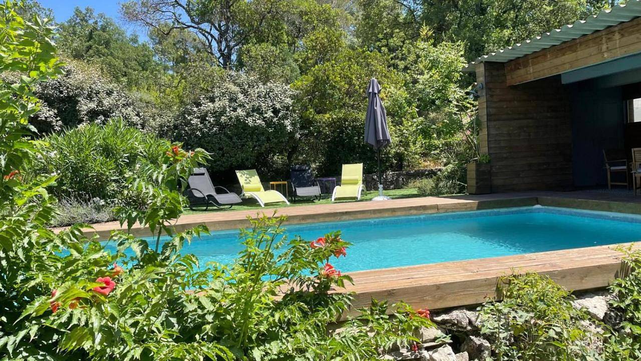 Double Room with Private Bathroom in Saint-Paul-en-Forêt, Région de Draguignan