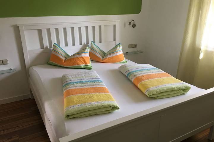 Ganze Wohnung, Gemütliche ****-Sterne Ferienwohnung mit großem überdachtem Balkon in Schuttertal, Ortenaukreis