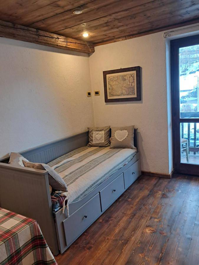 Gîte pour 4 personnes, avec terrasse et vue, animaux acceptés à La Thuile - 2