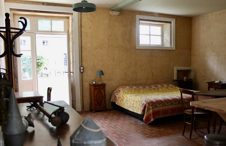 Gîte pour 14 personnes, avec terrasse et jardin dans les Deux-Sèvres - 4