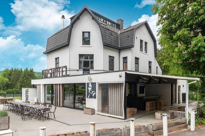 Ferienhaus für 73 Personen, mit Terrasse und Pool