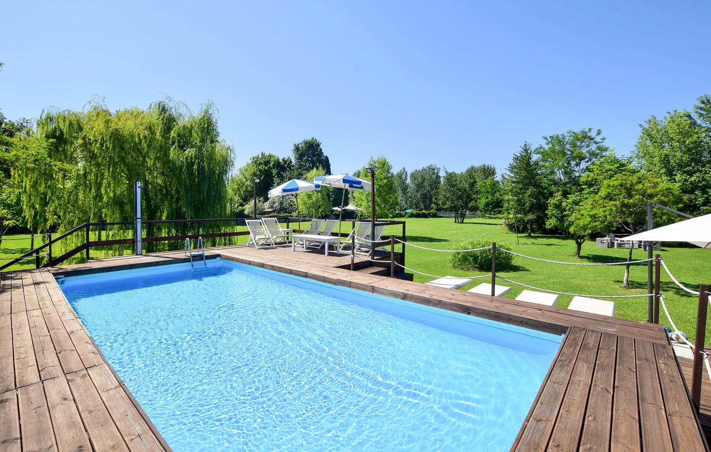 Cool Retreat: Apartamento de 129 pies cuadrados con piscina, WiFi y aparcamiento in Pietrasanta, Costa de la Maremma