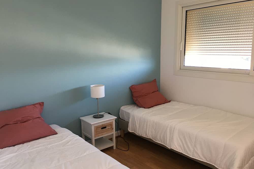 Ganze Wohnung, 3-room apartment at the foot of Casino beach in Saint-Quay-Portrieux, Côte de Goëlo