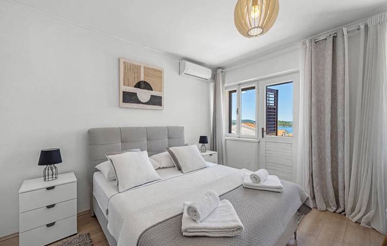 Ferienwohnung für 4 Personen, mit Terrasse in Sibenik - 4