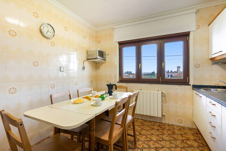 Casa Angelín: Private Terrace, Mountain Views & Wi-Fi in Muros de Nalón in Muros de Nalón, Costa Verde (Spain)
