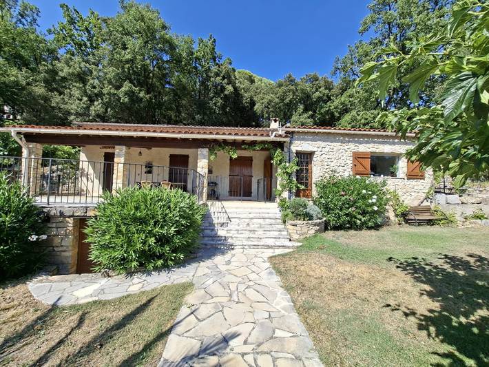 Casa vacanze Annette con vista montagna, Wi-Fi e aria condizionata in Bargemon, Draguignan e dintorni