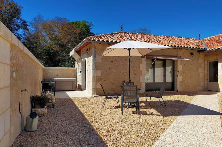 Location de vacances pour 4 personnes, avec Jacuzzi et Jardin à Saint-Pierre-de-Côle