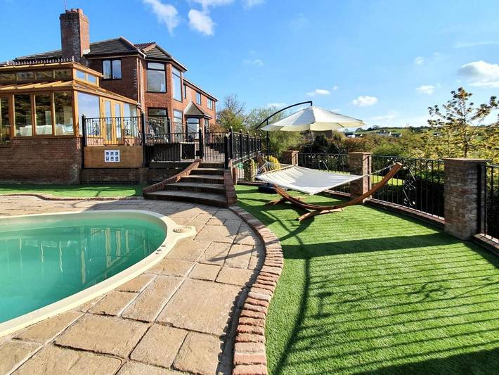 Holiday rental for 12 people, with Balcony and Terrace as well as Garden and Pool in Colwyn Bay