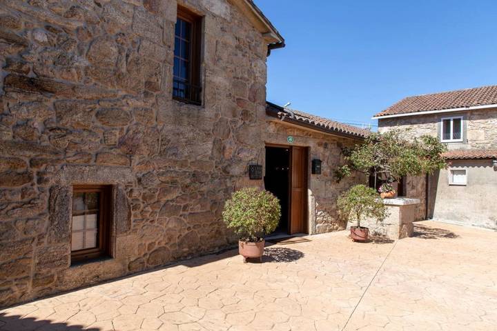 Casa rural para 2 personas, con Terraza y Jacuzzi además de Jardín y Piscina en Ames