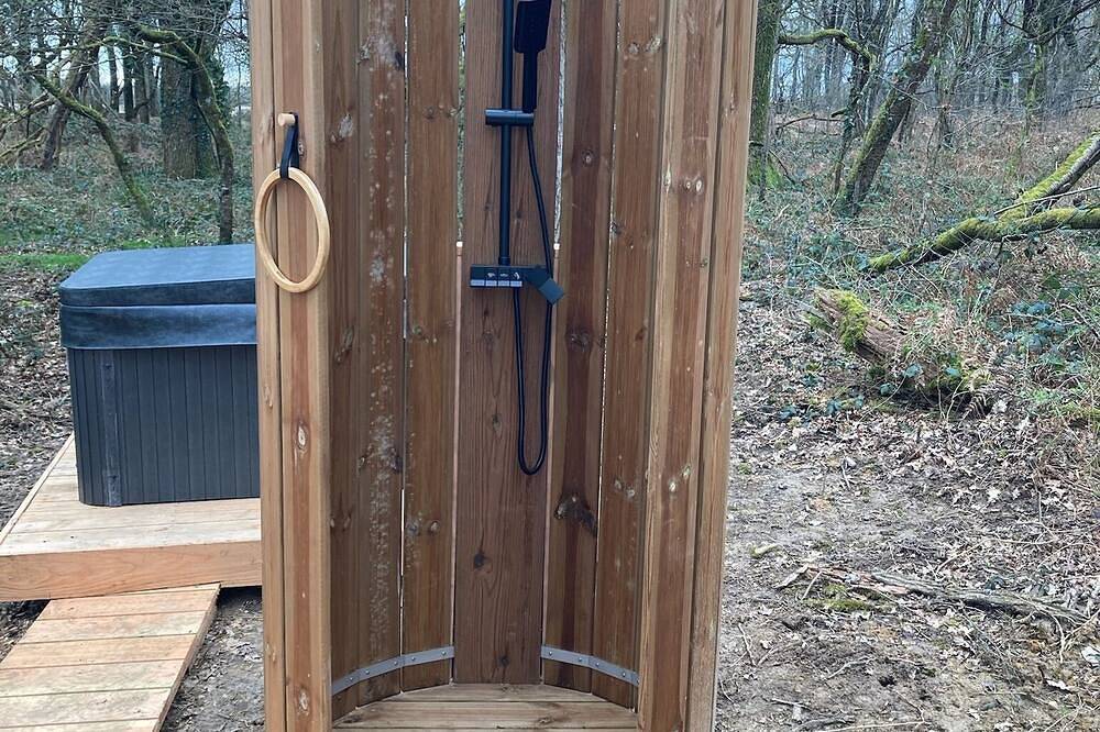 Tente luxe Etang vue Jacuzzi privatif Copa cabanes 2 in Le Vigeant, Vienne