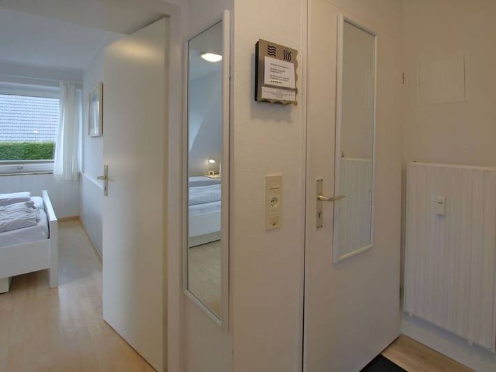 Ganze Ferienwohnung, Wiesenweg 9, Whg. 4 - Ferienwohnung mit 2- Zimmern auf ca. 42m² im 1. Og in Nordfriesische Inseln (Schleswig-Holstein) (Schleswig-Holstein), Wyk auf Föhr
