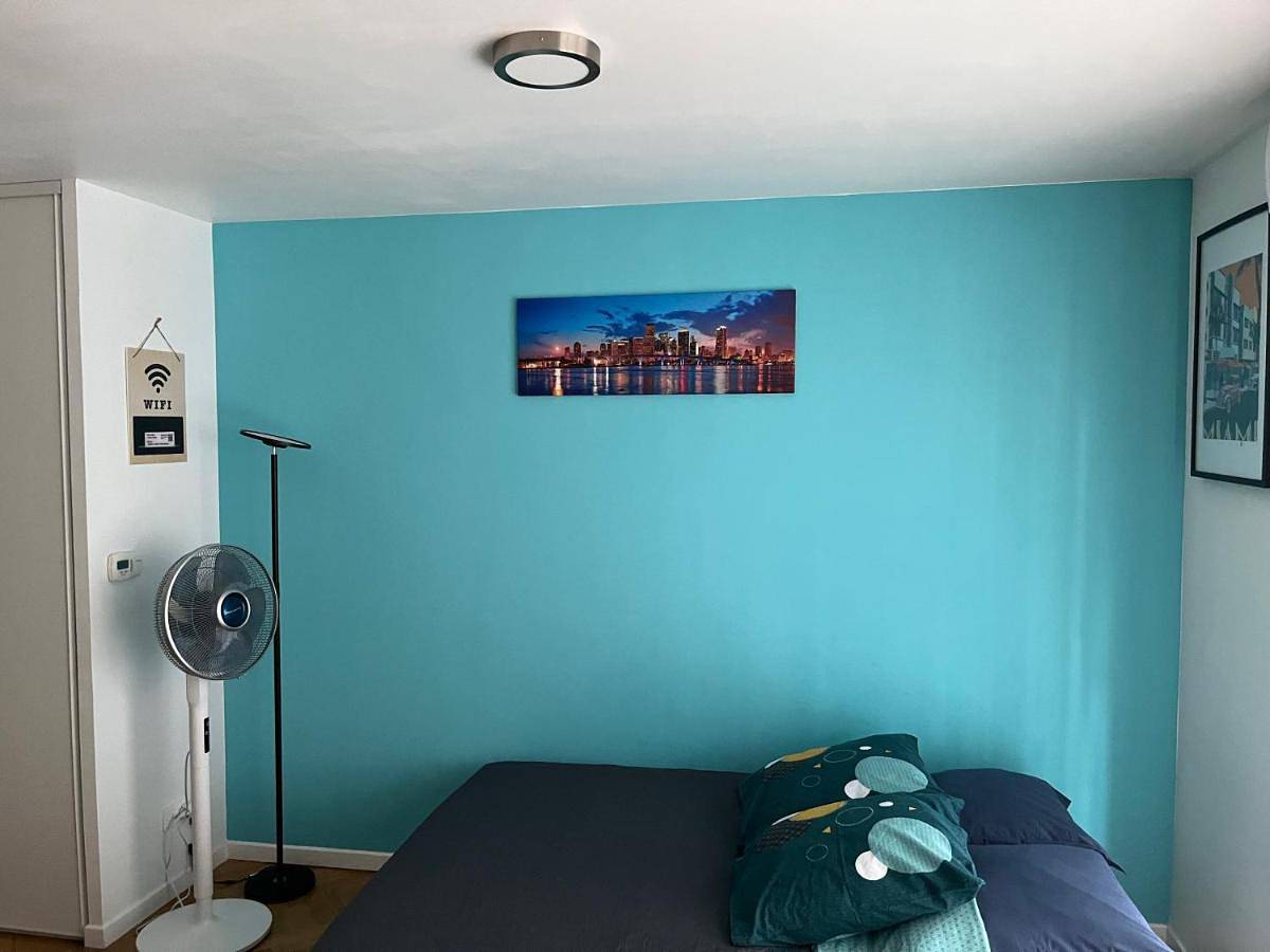 Appartement entier, One-Bedroom Apartment in Drancy, Seine-Saint-Denis