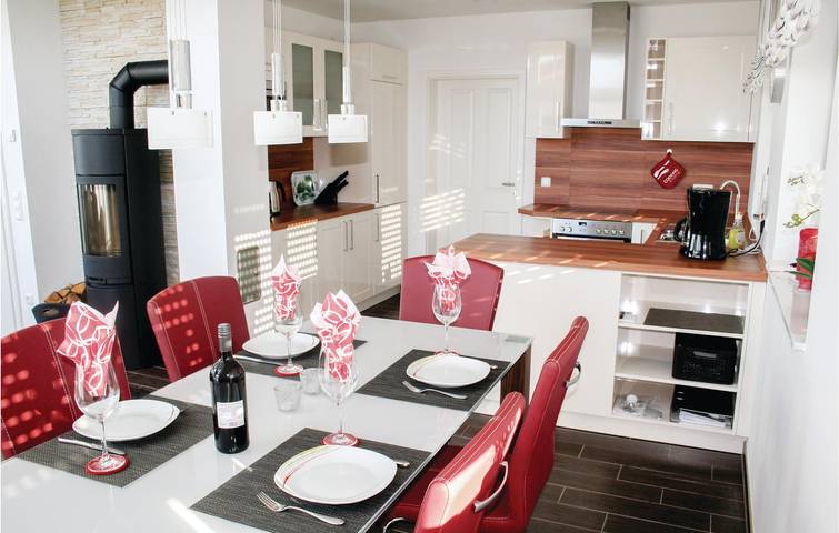 Vaschvitz Rückzugsort: Modernes Apartment 2km von der Küste entfernt in Vaschvitz, Trent