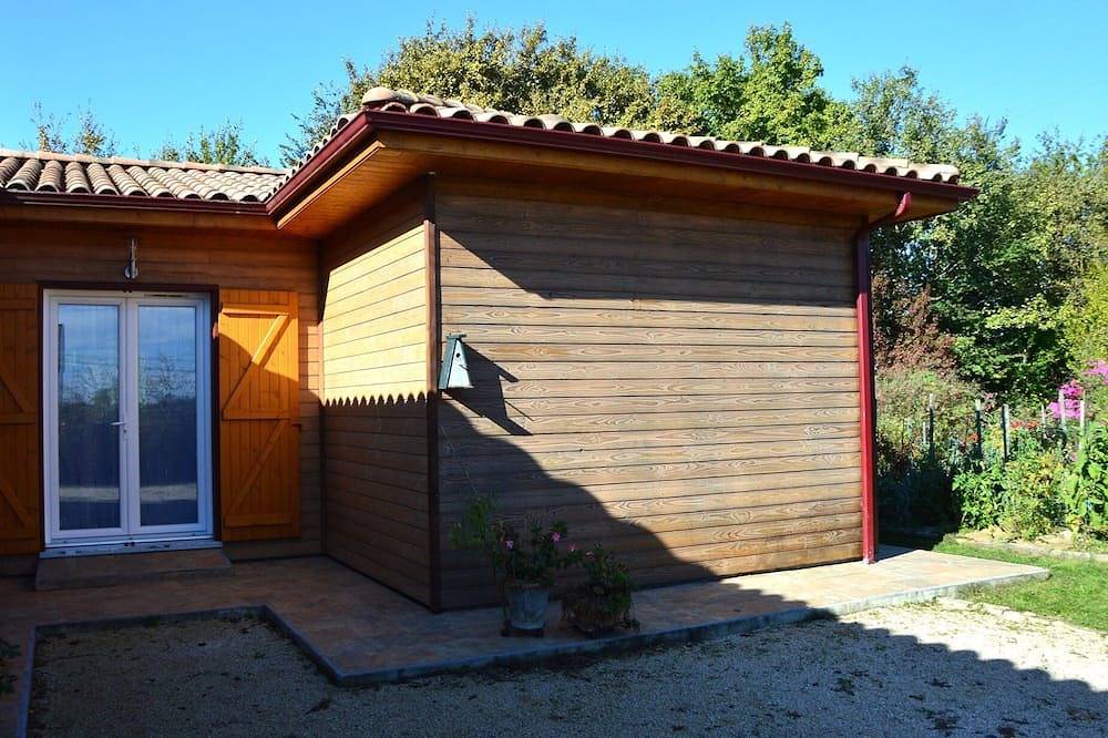 Ganze Wohnung, Cosy new apartment with wooded garden near Montauban town center in Montauban, Tarn-et-Garonne