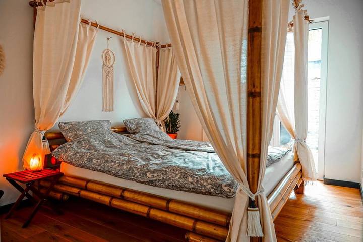 Vakantiewoning voor 2 personen, with Terras and Tuin as well as Sauna and Uitzicht in Troisdorf