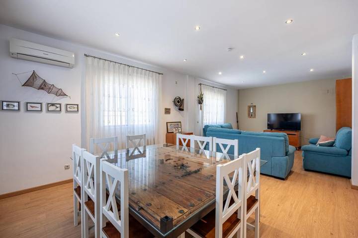 Chalet para 14 personas, con piscina y jardín, Se admiten mascotas en Vega de Granada - 3