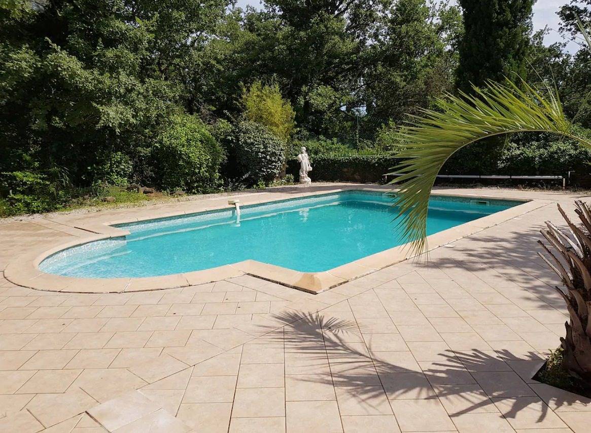 Petite villa avec piscine privée in Garéoult, Région de Brignoles
