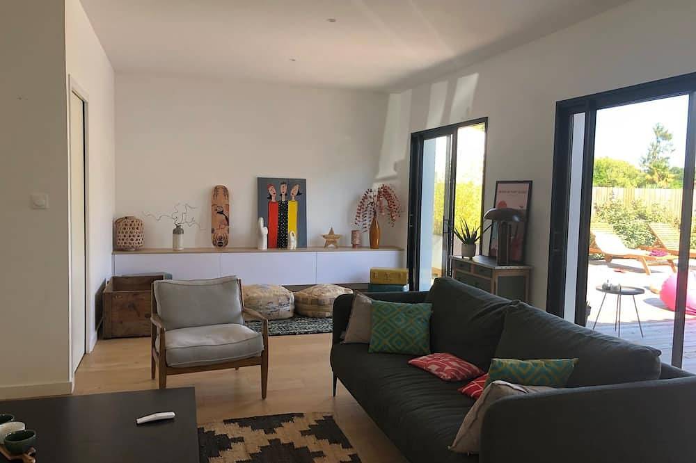 Belle villa Zen,  6 voyageurs, 3 chambres, piscine, jardin clos in Saint-Augustin, Côte de Beauté