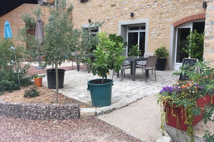 Location de vacances pour 25 personnes, avec Terrasse et Jardin à Châtillon-en-Bazois