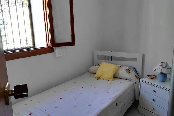 Casa vicinissima spiaggia, famiglia, silenziosa, pulita, aria cond., Luminosa e fresca in La Vila Joiosa, Costa Blanca