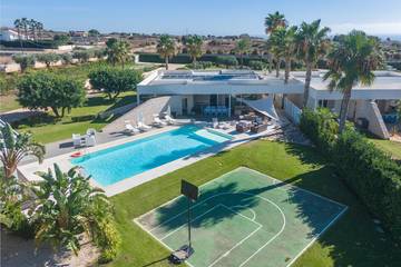 Villa for 6 Guests in Ragusa, Ragusa Province, Picture 3