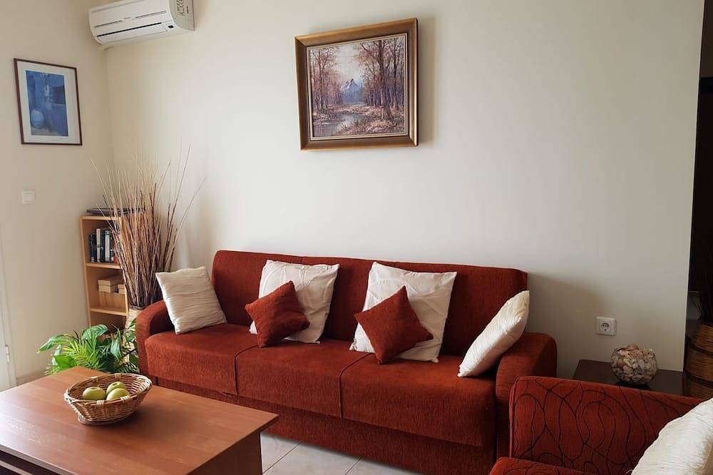Ganze Wohnung, Sunrise 2 Apartment - Beautifully Located Air Conditioned Apartment Above Beach in Xiropigado, Kynouria