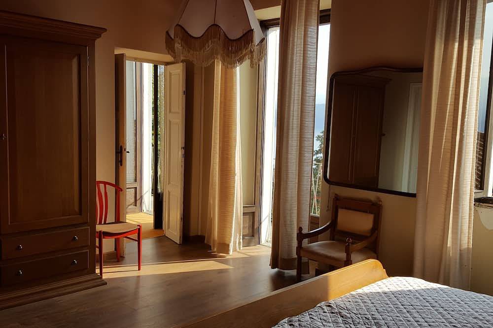 Malerische Villa mit Blick auf den Lago Maggiore in Oggebbio, Oggebbio Gemeinde