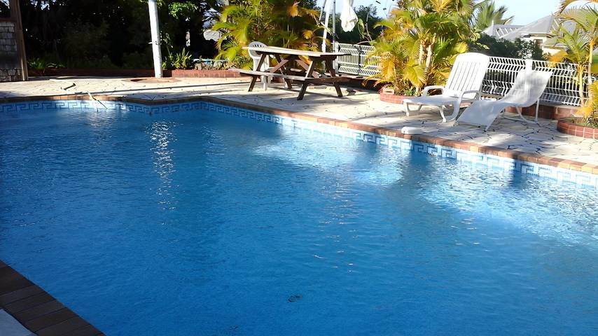 Gîte pour 2 personnes, avec piscine et jardin sur l' Île de la Réunion - 2